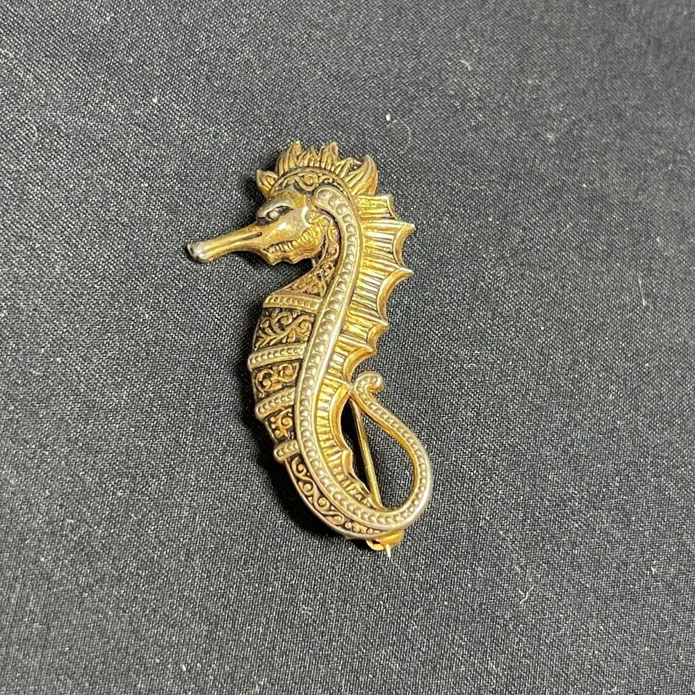 Damascene Spain Seahorse Gold Tone Black Inlay - Picture 1 of 4
